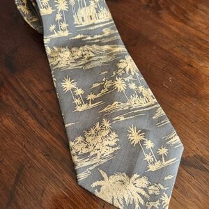 Tommy Bahama Silk Tie Green Khaki Tropical Palm Tree Island Resort Men Necktie